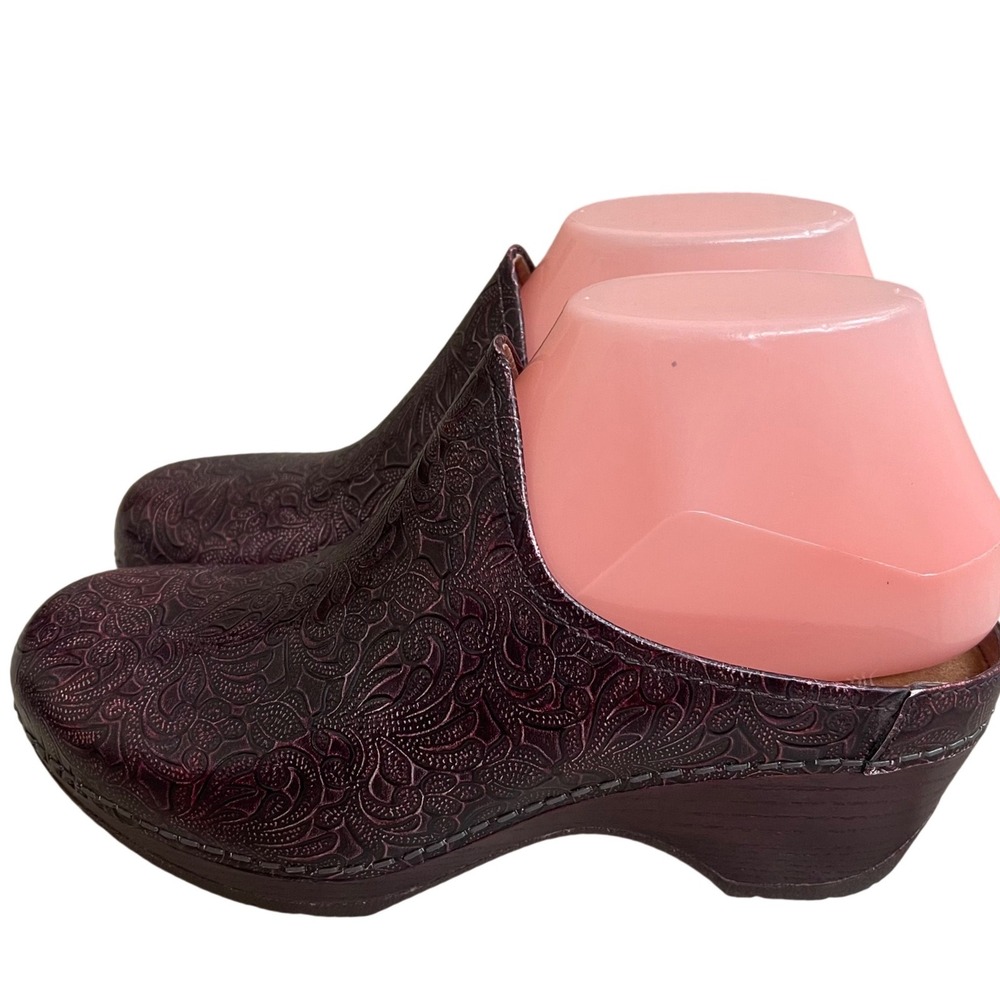 Dansko Burgundy Paisley Embossed Leather Clogs melody‎ Womens 36 USA 5.5-6 NWOT